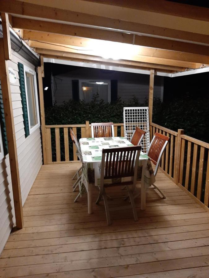 mobile home entierement équipé La Roque-d'Antheron Exterior foto