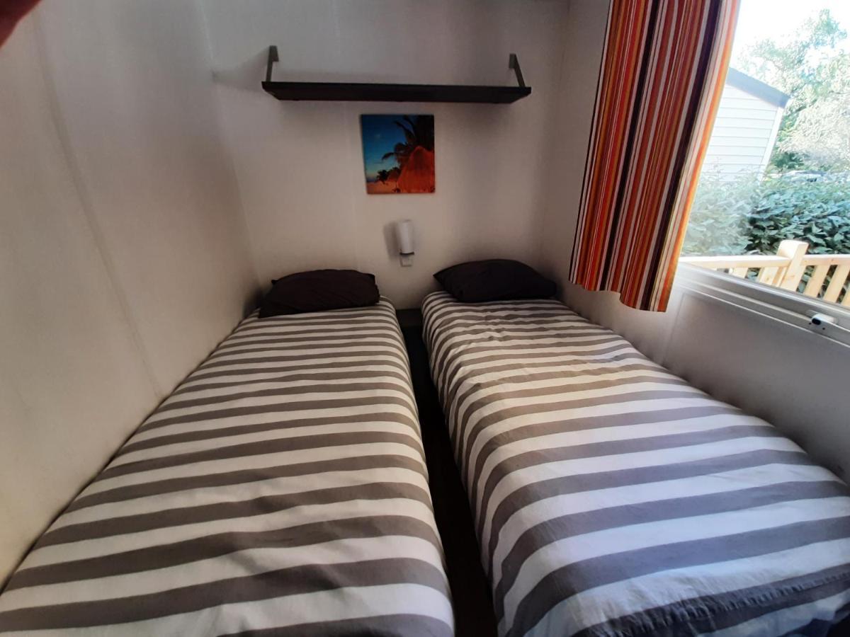 mobile home entierement équipé La Roque-d'Antheron Exterior foto